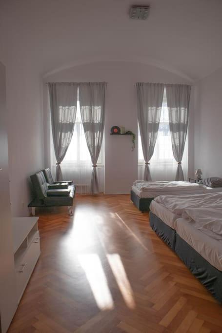 Modern Apartment In The Center Of Prague Exterior photo